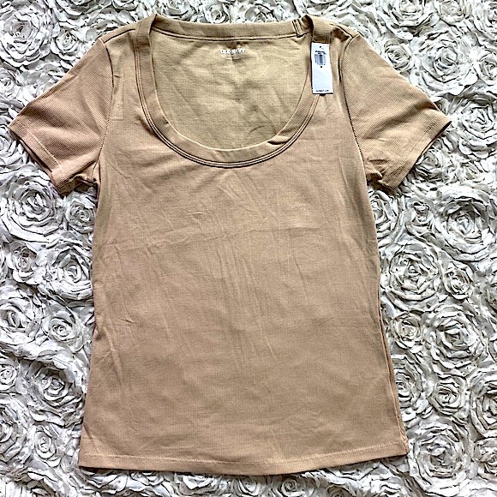 . New Old Navy tshirt size medium